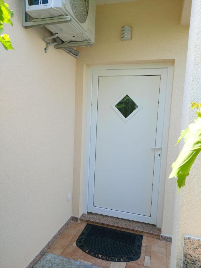 Apartmani Anita Malinska Exterior foto