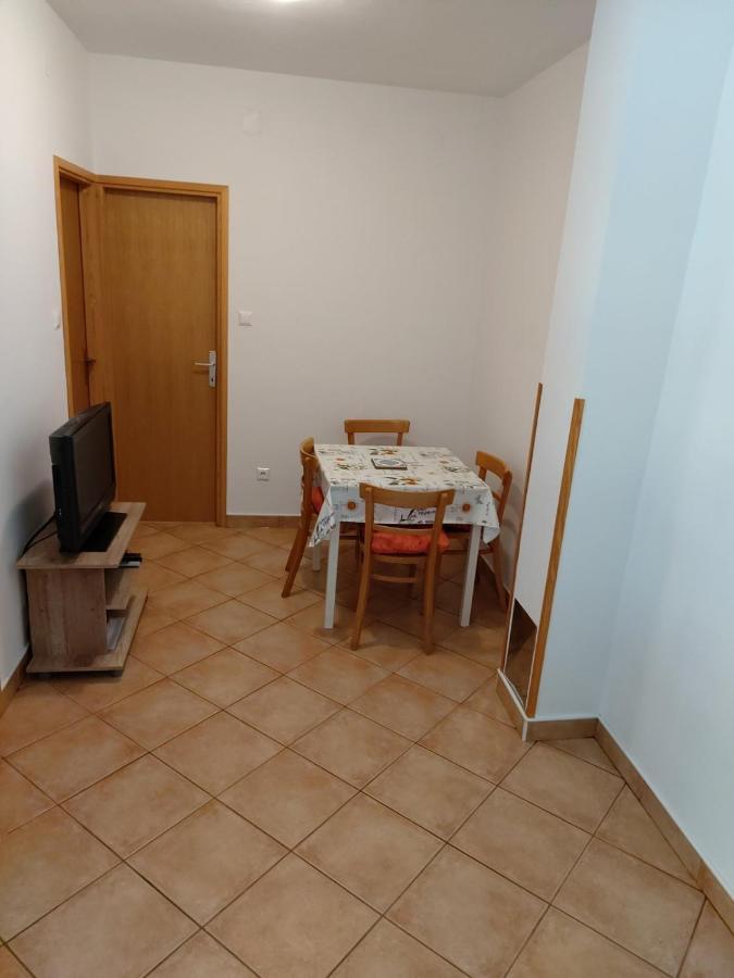 Apartmani Anita Malinska Exterior foto